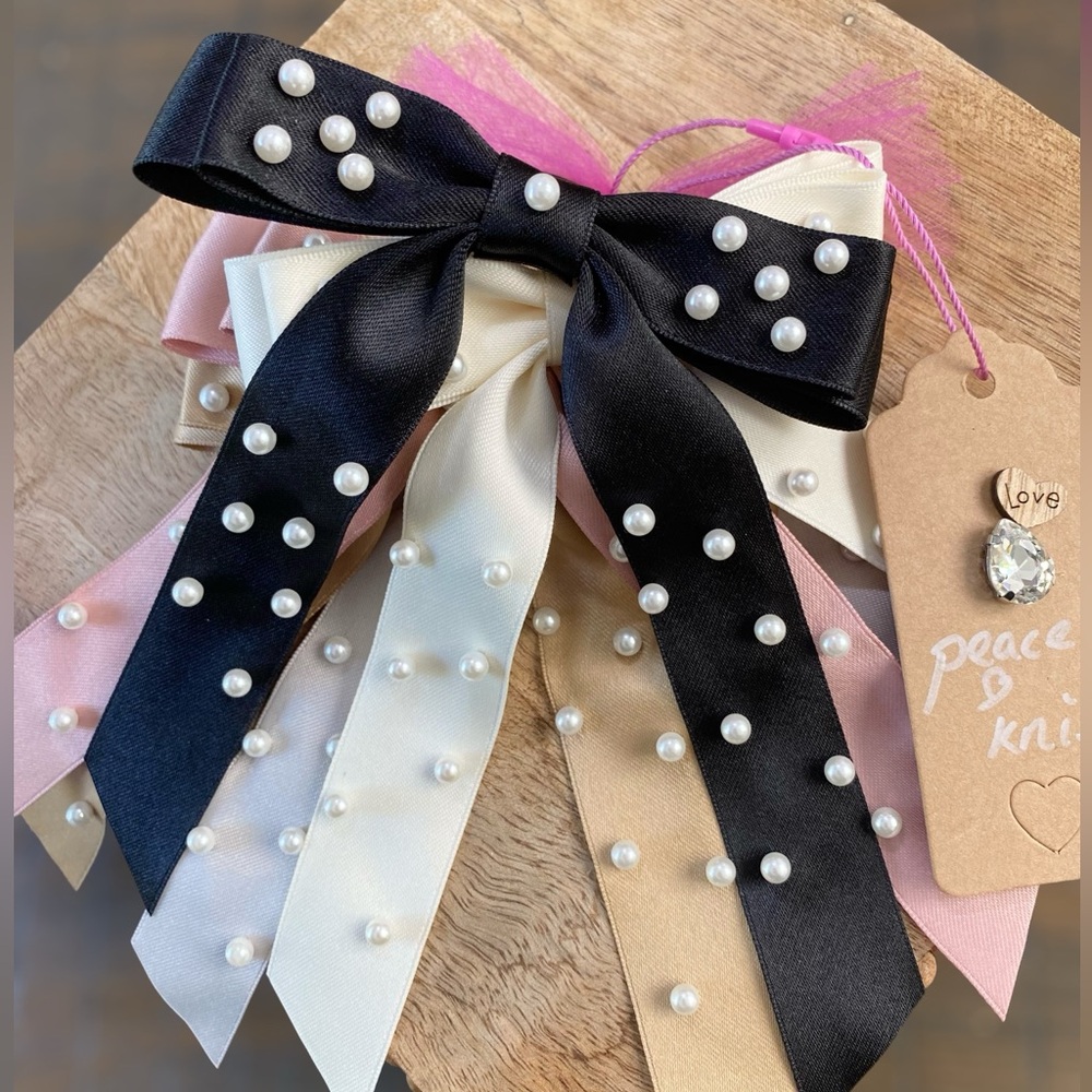 🌸5 Pc Set Bow/Pearl Hair Ties
